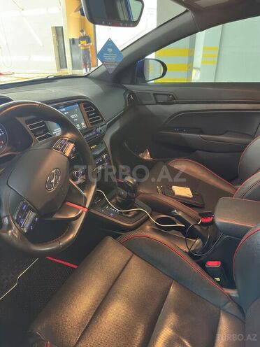 Hyundai Elantra-6
