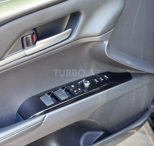 Toyota Camry-15