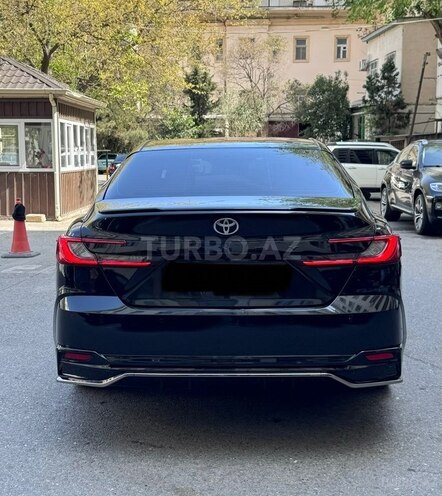 Toyota Camry-5