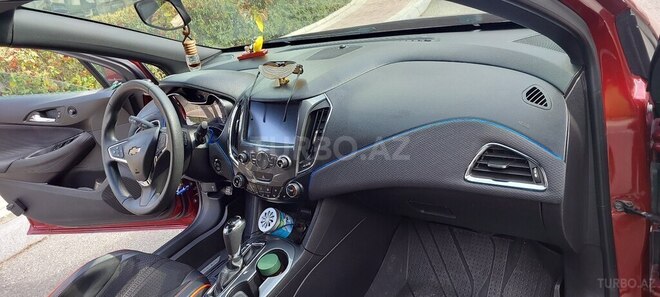 Chevrolet Cruze-12