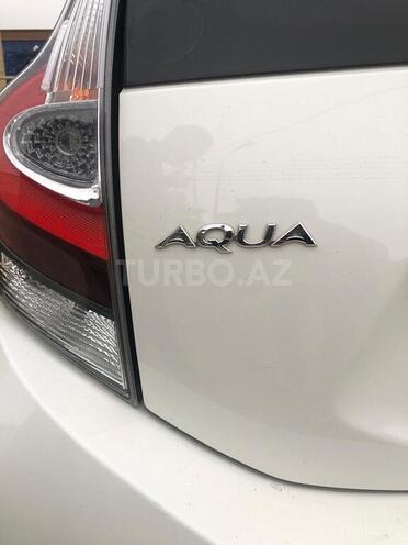 Toyota Aqua-5