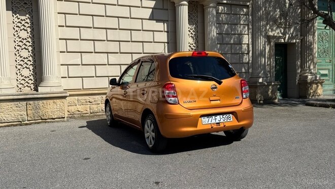 Nissan March-7