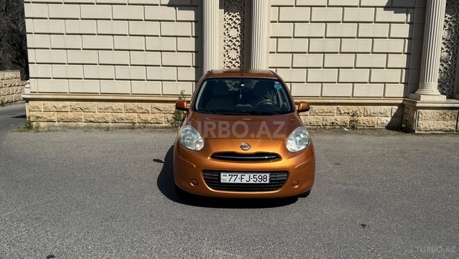 Nissan March-21