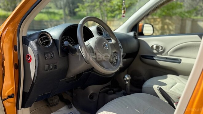 Nissan March-13