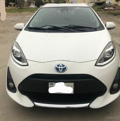 Toyota Aqua-1