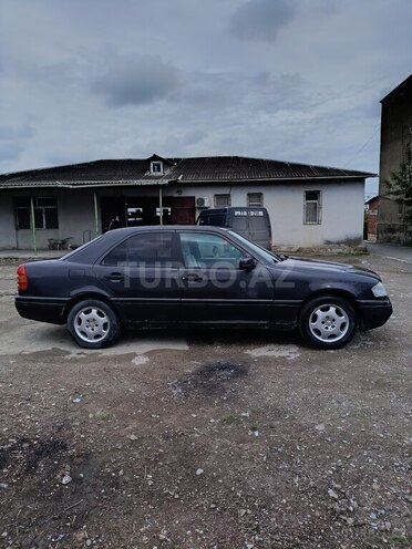 Mercedes C 200-4