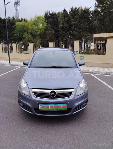 Opel Zafira-1