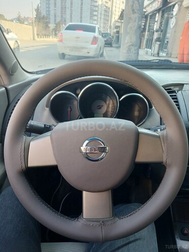 Nissan Altima-2