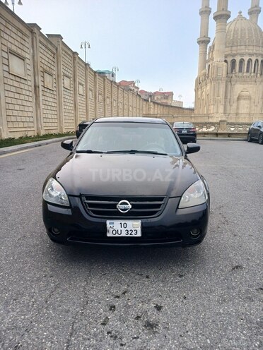 Nissan Altima-1
