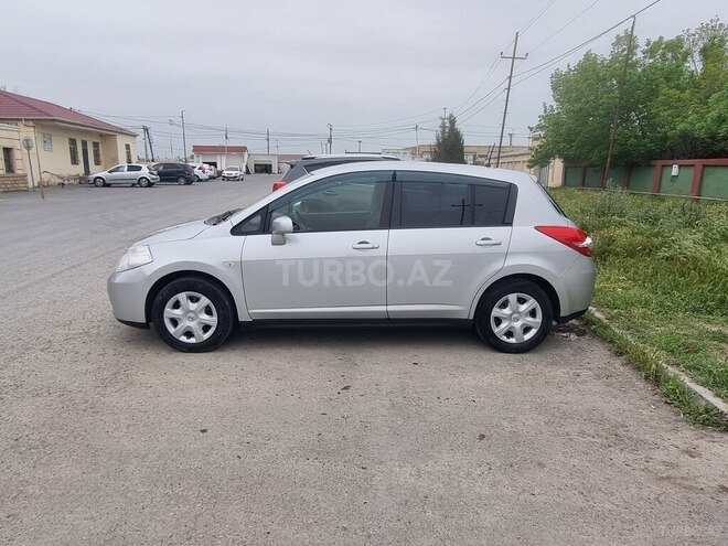 Nissan Tiida-9