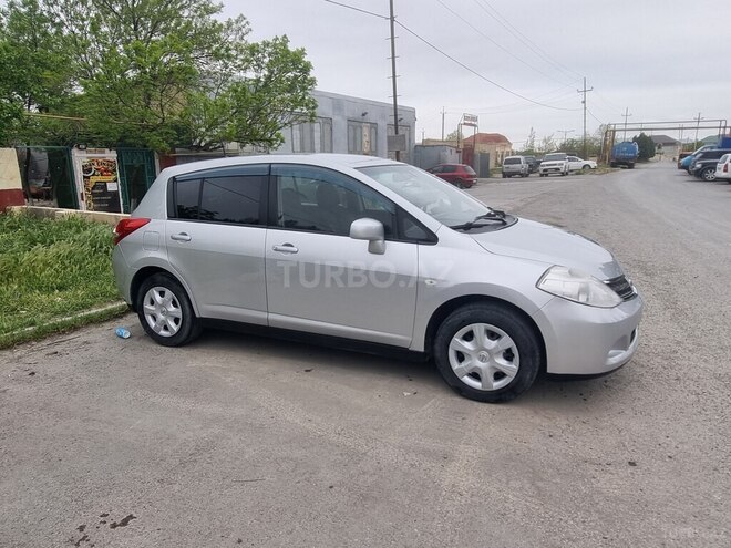Nissan Tiida-8