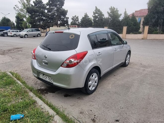 Nissan Tiida-6