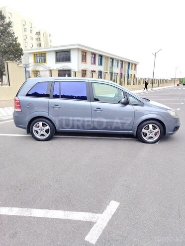 Opel Zafira-10