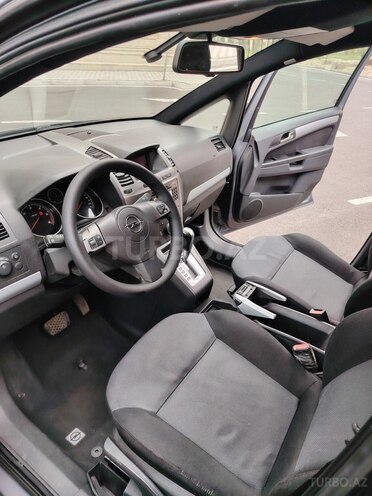 Opel Zafira-14