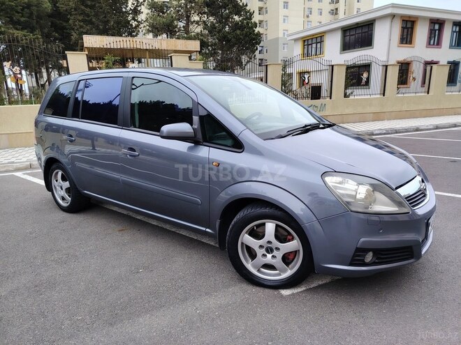 Opel Zafira-18