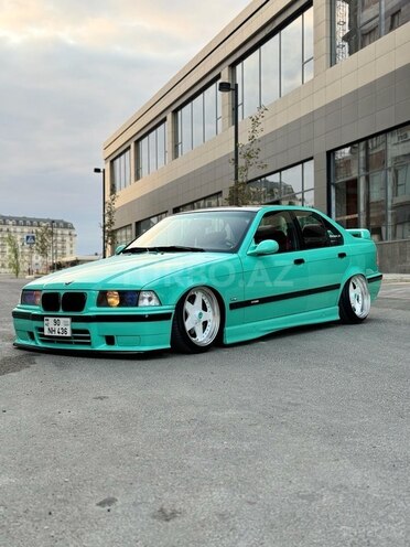 BMW 320-2