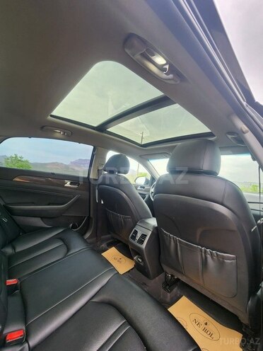 Hyundai Sonata-16