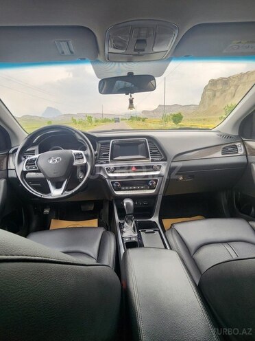 Hyundai Sonata-10