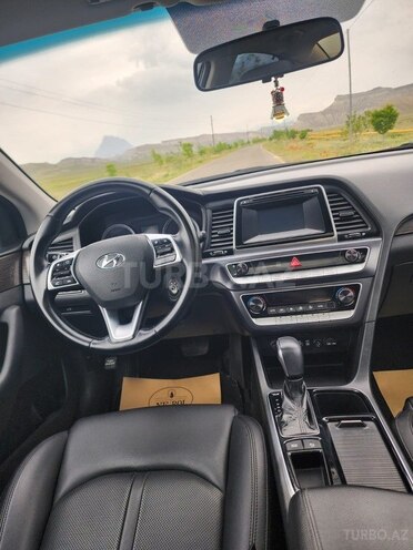 Hyundai Sonata-17