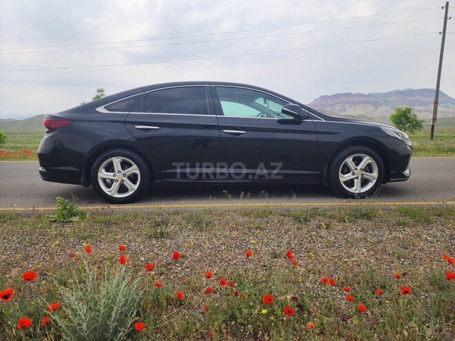 Hyundai Sonata-8