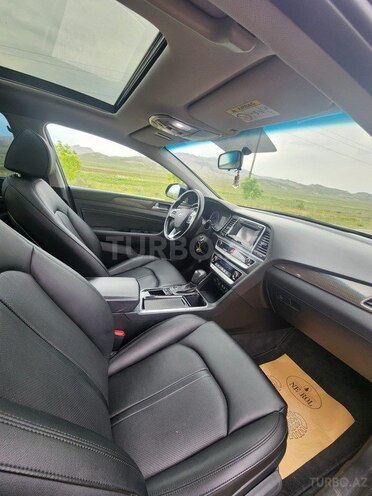 Hyundai Sonata-19