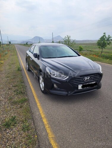 Hyundai Sonata-1