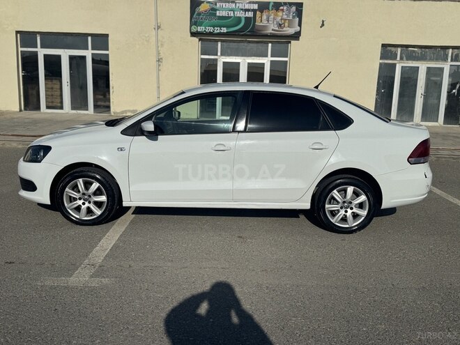 Volkswagen Polo-4