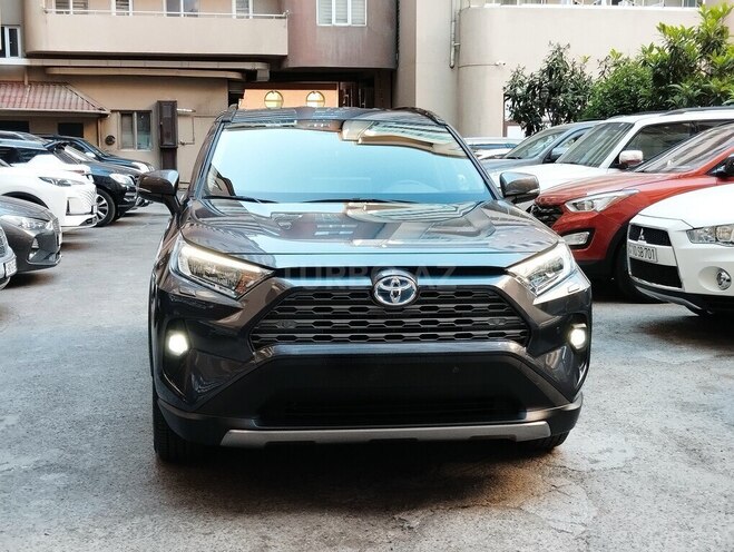 Toyota RAV4 2025, 8,800 km - 2.5 l - Bakı
