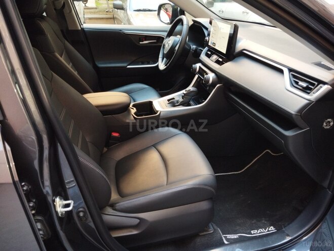 Toyota RAV4 2025, 8,800 km - 2.5 l - Bakı