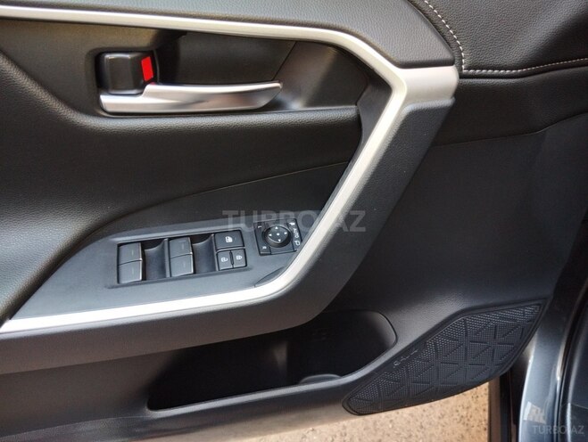 Toyota RAV4 2025, 8,800 km - 2.5 l - Bakı