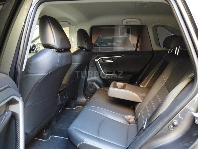 Toyota RAV4 2025, 8,800 km - 2.5 l - Bakı