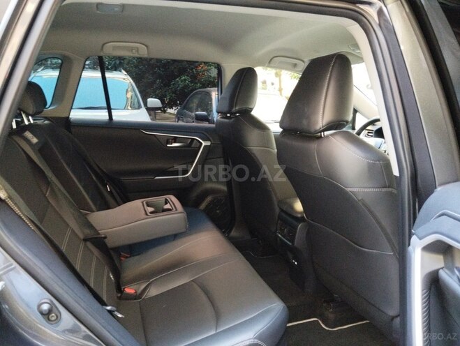 Toyota RAV4 2025, 8,800 km - 2.5 l - Bakı