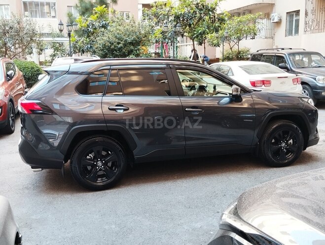 Toyota RAV4 2025, 8,800 km - 2.5 l - Bakı