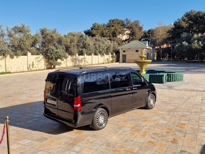 Mercedes Metris-13