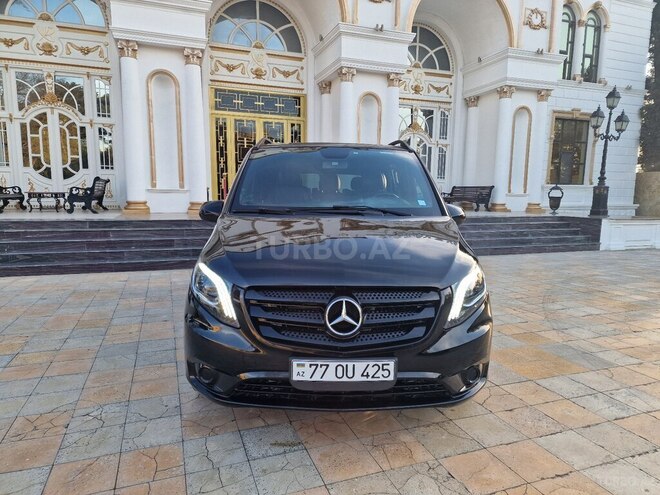 Mercedes Metris-19