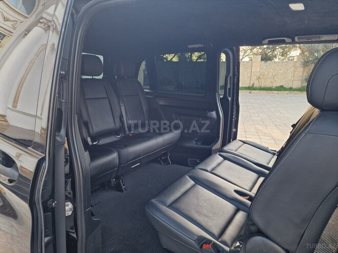 Mercedes Metris-16