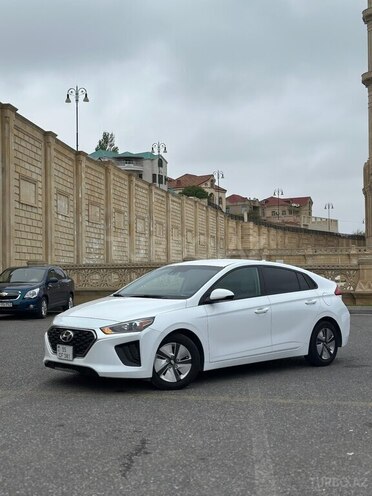 Hyundai IONIQ-2