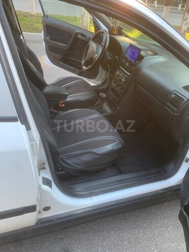 Opel Astra-10
