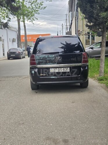 Opel Zafira-4