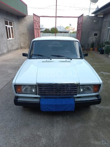 LADA (VAZ) 2107-1
