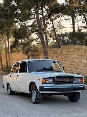 LADA (VAZ) 2107-1
