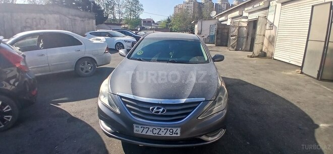 Hyundai Sonata-1