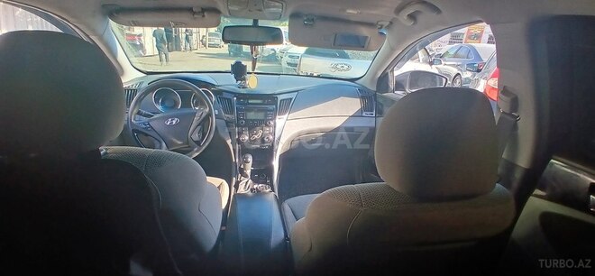 Hyundai Sonata-2
