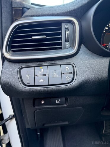 Kia Sorento-13