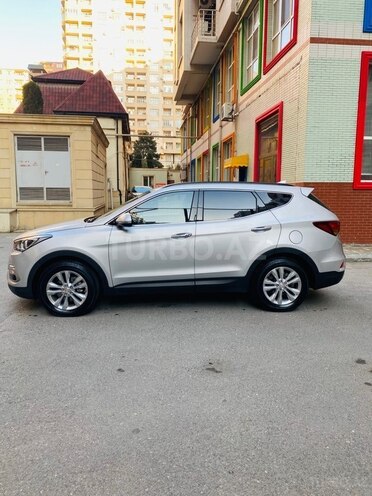 Hyundai Santa Fe-5