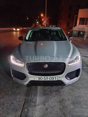 Jaguar F-Pace-6