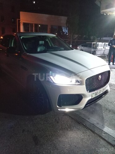 Jaguar F-Pace-7