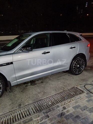Jaguar F-Pace-10