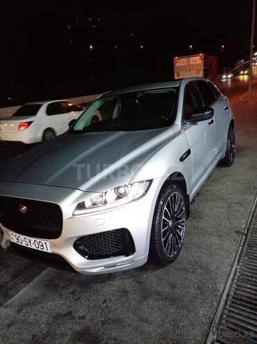 Jaguar F-Pace-9