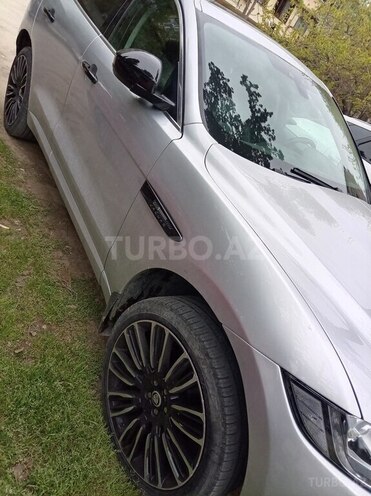 Jaguar F-Pace-14